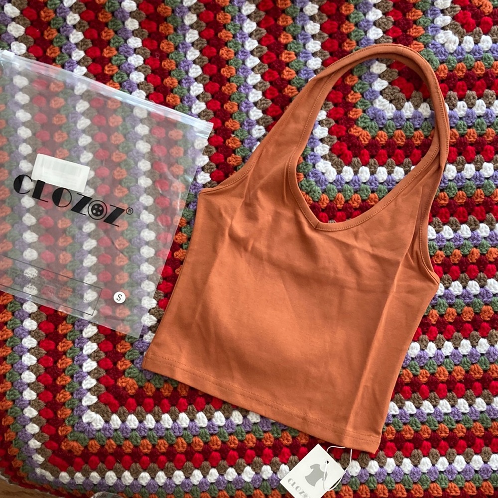 Clozoz Halter Top